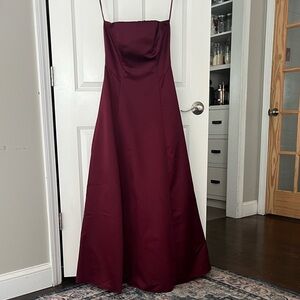 Michaelangelo Strapless Burgundy full length Gown. Bridesmaid, Prom Dress Sz 6